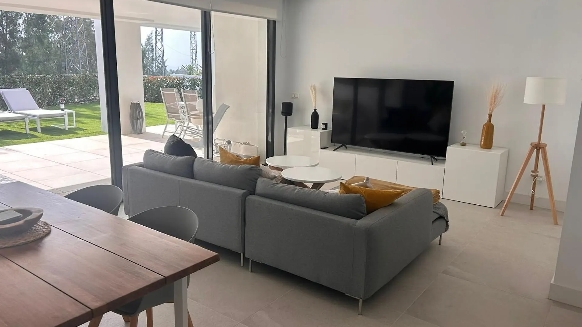 Modern Garden Apartment By Cabopino Golf Marbella