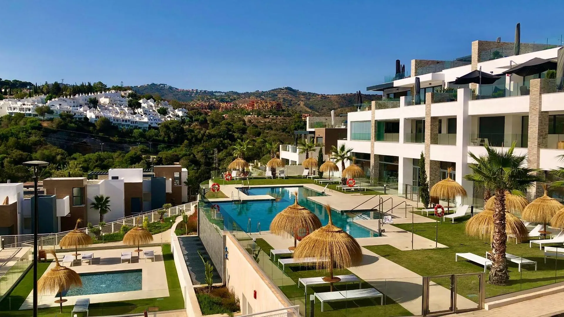 Modern Garden Apartment By Cabopino Golf Marbella